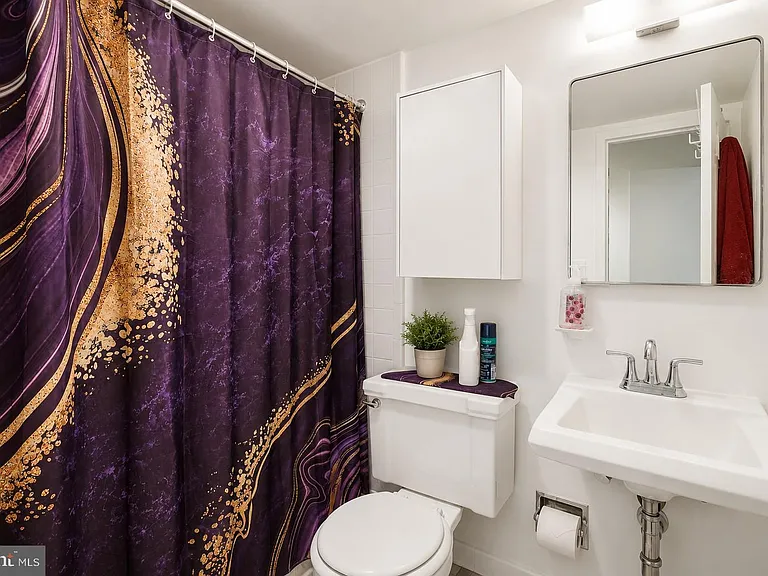 220 Locust St #18ES — Photo 4