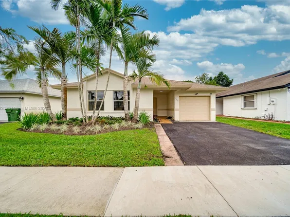 10040 SW 12th St, Pembroke Pines, FL 33025
