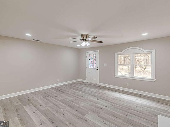 5th image of 616B Inman Rd