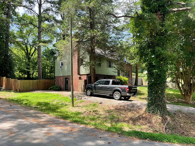 1304 Southam Dr — Photo 4