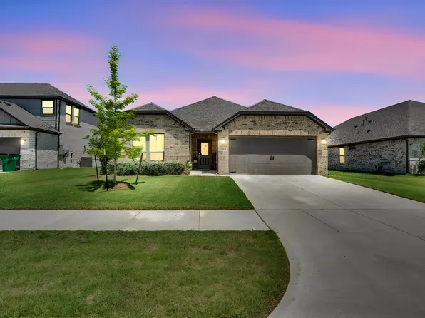 561 Baffin Bay Dr, Waxahachie, TX 75165
