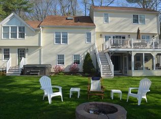 92 Paradise Ln, Sturbridge, MA 01518
