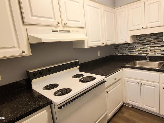 5th image of 8291 San Jose Manor Ct #8