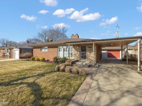 23125 Greencrest St, Saint Clair Shores, MI 48080