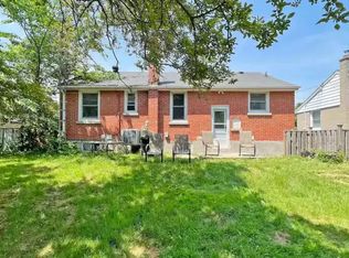 95 Southlawn Ave #1A, Oshawa, ON L1H3Y2