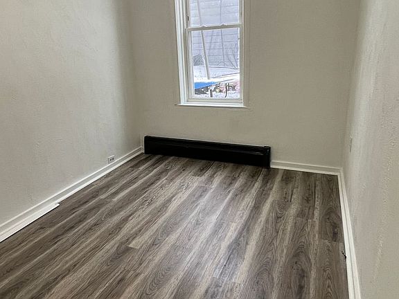 3rd image of 514 W 16th St #4
