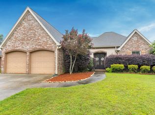 95 Village Dr, Hattiesburg, MS 39402
