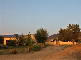 207 Morgan Rd, Taos, NM 87571