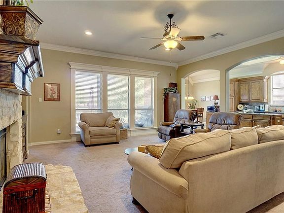 3rd image of 7909 Forest Point Ct