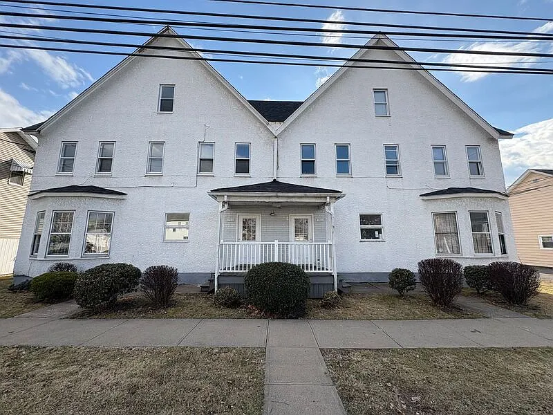 Building Photo - 746-748 River St #746-3