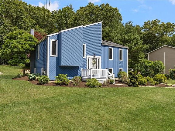 3rd image of 8 Birchwood Ln