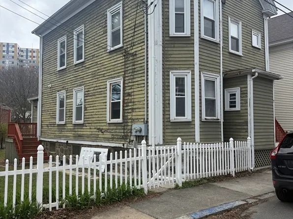 7 May St, Salem, MA 01970