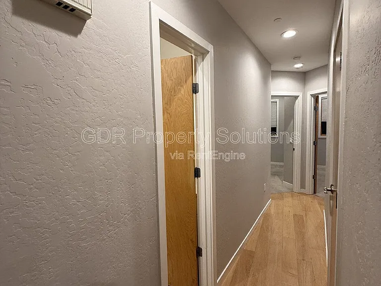 3600 Central Ave SE — Photo 12