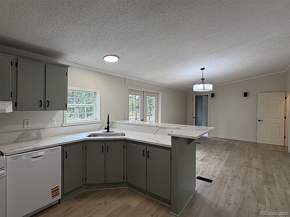 4th image of 580 Forest Drive