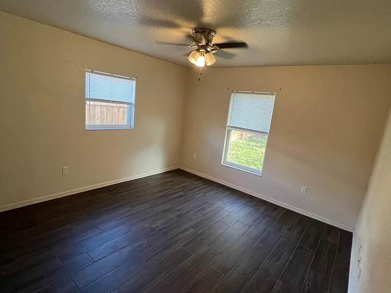 1448 Oak St — Photo 20