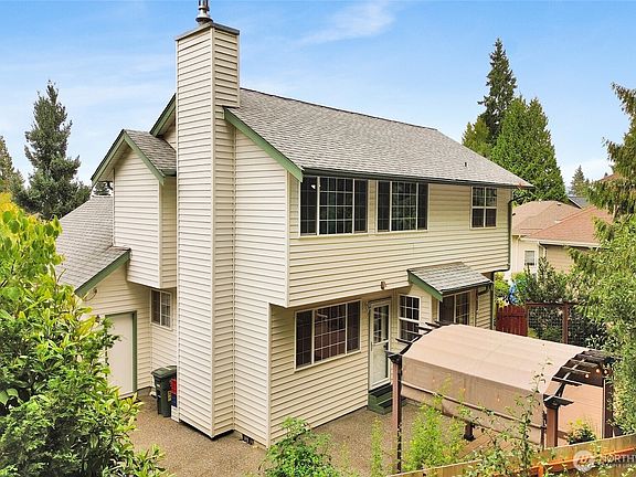 3rd image of 2490 Autumnwood Court