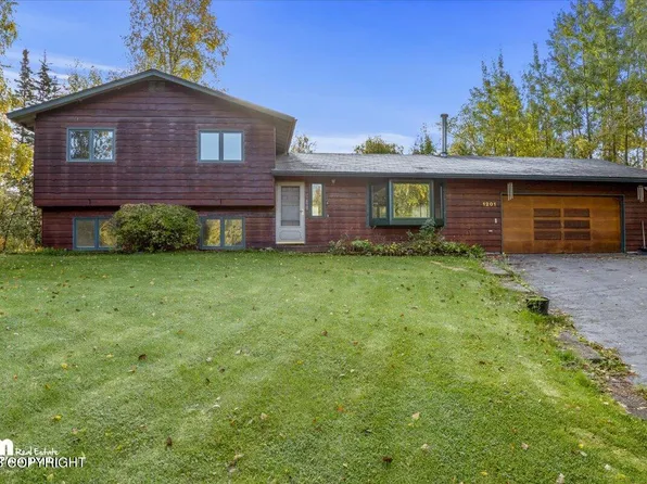1201 N Pinecone Cir, Wasilla, AK 99654
