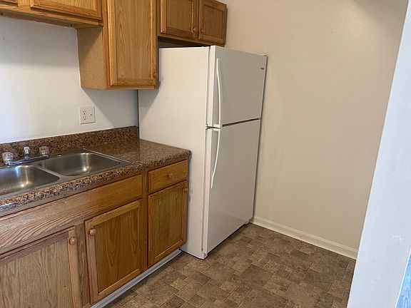 4th image of 266 Ford Ave APT 5
