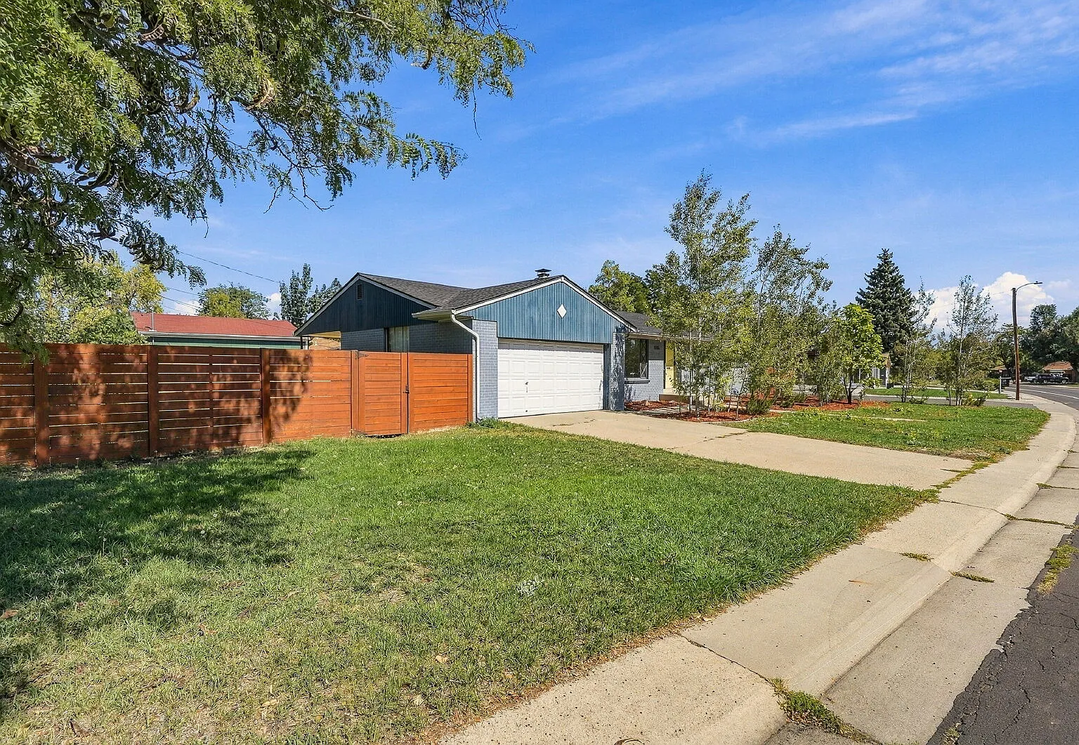 3 bed, 2.0 bath, 1372 sqft, $2,800 — Photo 1
