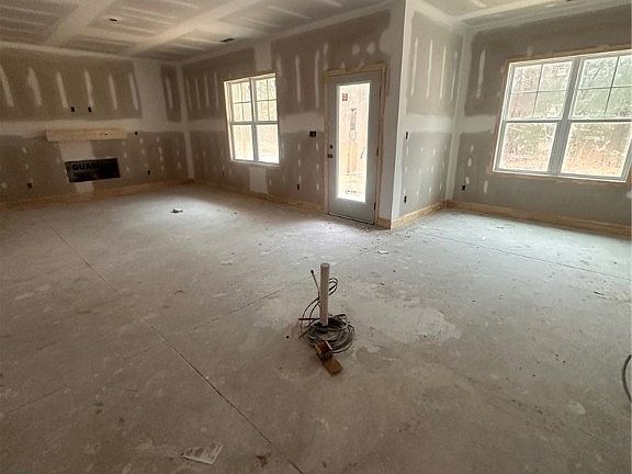 4th image of 307 Barberry Rd