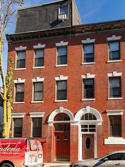 Endicott St — Photo 2
