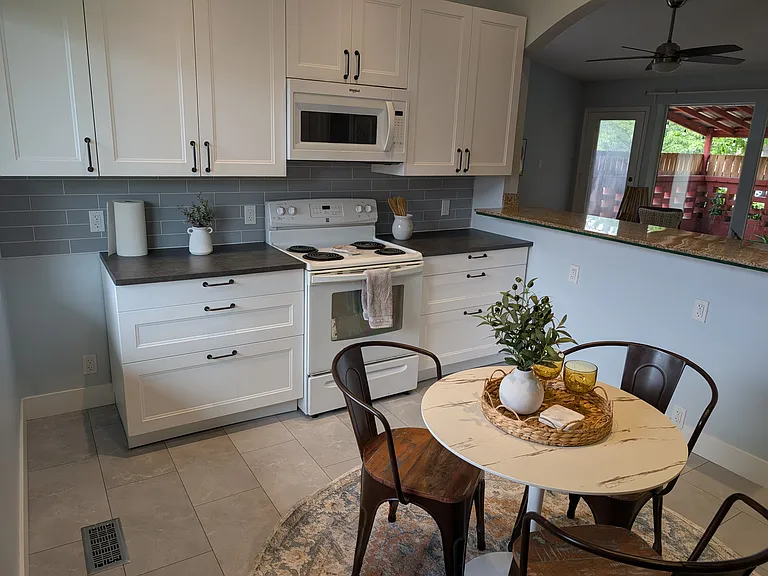 923 N 1200 W — Photo 3