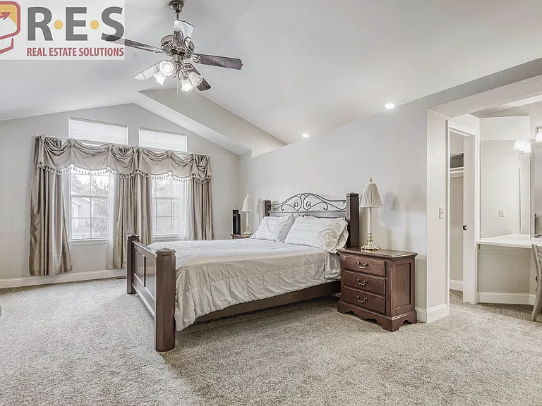 9853 Salford Ln — Photo 10