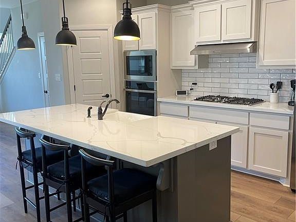 4th image of 10215 N 14th St #52