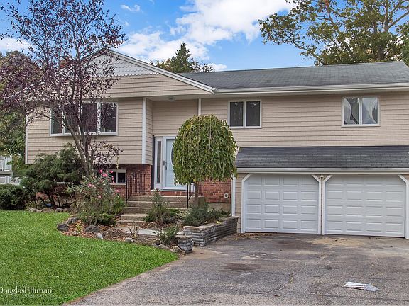 2nd image of 36 Sterling Ln