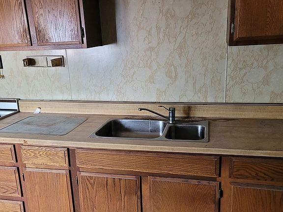 4th image of 98 Newbury St Trailer 30A