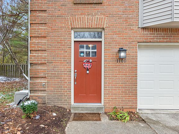3rd image of 1101 Ashford Ln