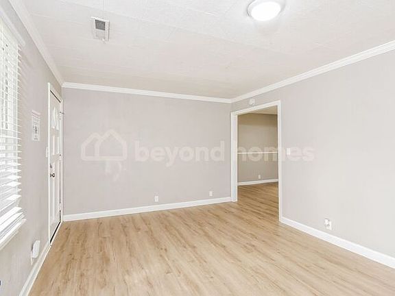 2nd image of 935 James Ave