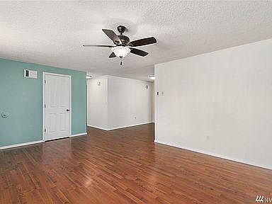 1st image of 17404 NE 56th Ave