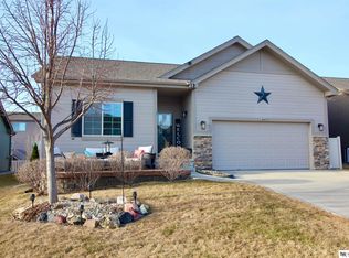 16413 Virginia St, Omaha, NE 68136