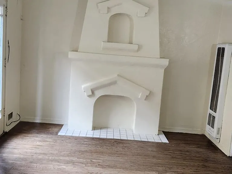 904 N Park Cir #8 — Photo 1