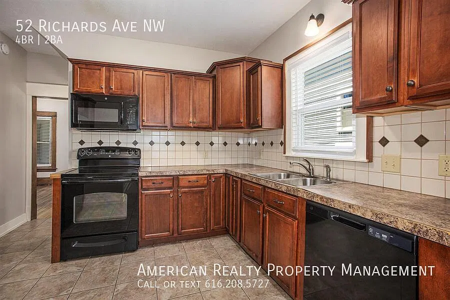 4 bed, 1400 sqft, $2,700 — Photo 3