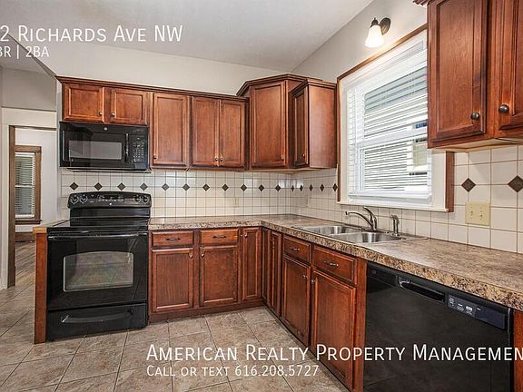 3rd image of 52 Richards Ave NW