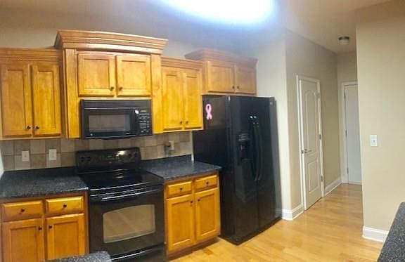 4th image of 2331 Lily Valley Dr