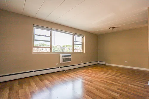 7300 N Ridge Blvd #302 Photo 1