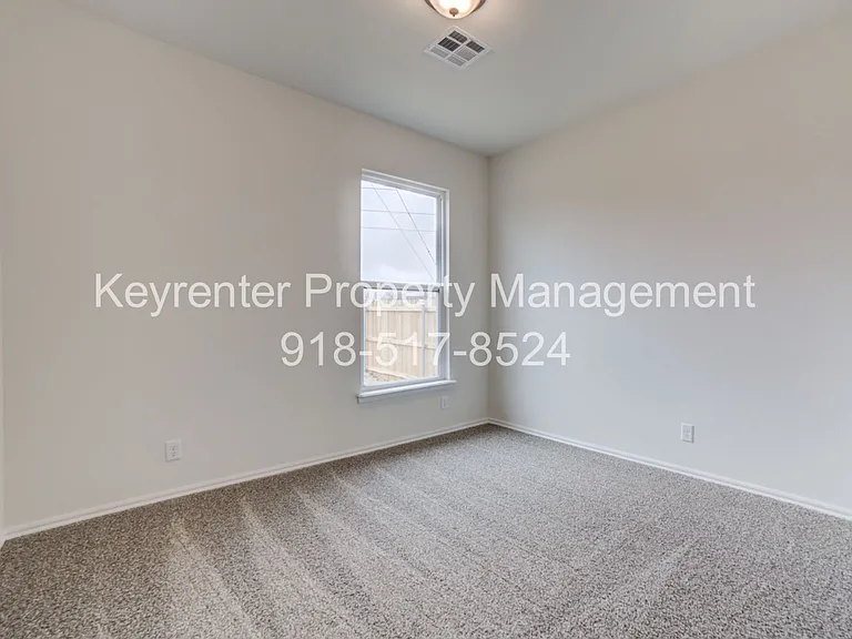 706 W 54th St — Photo 23