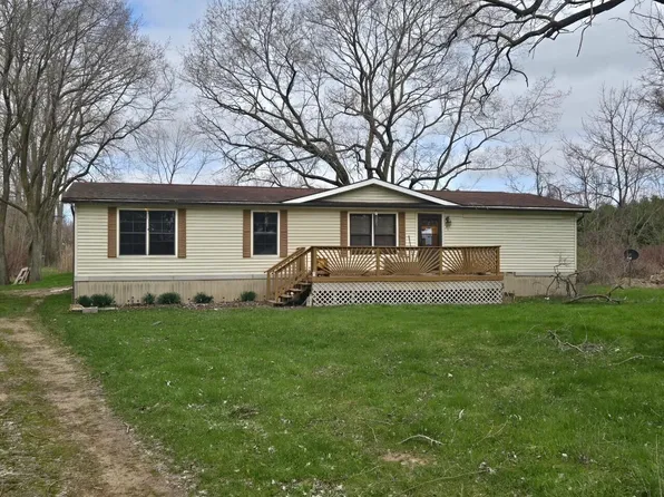 6201 Lakeshore Rd N, Deckerville, MI 48427