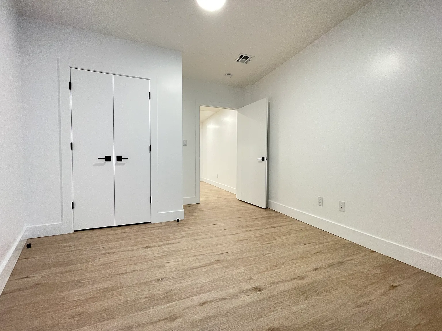 129 Mcdonald Avenue — Photo 4