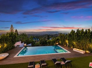 3915 Vista Linda Dr, Encino, CA 91316