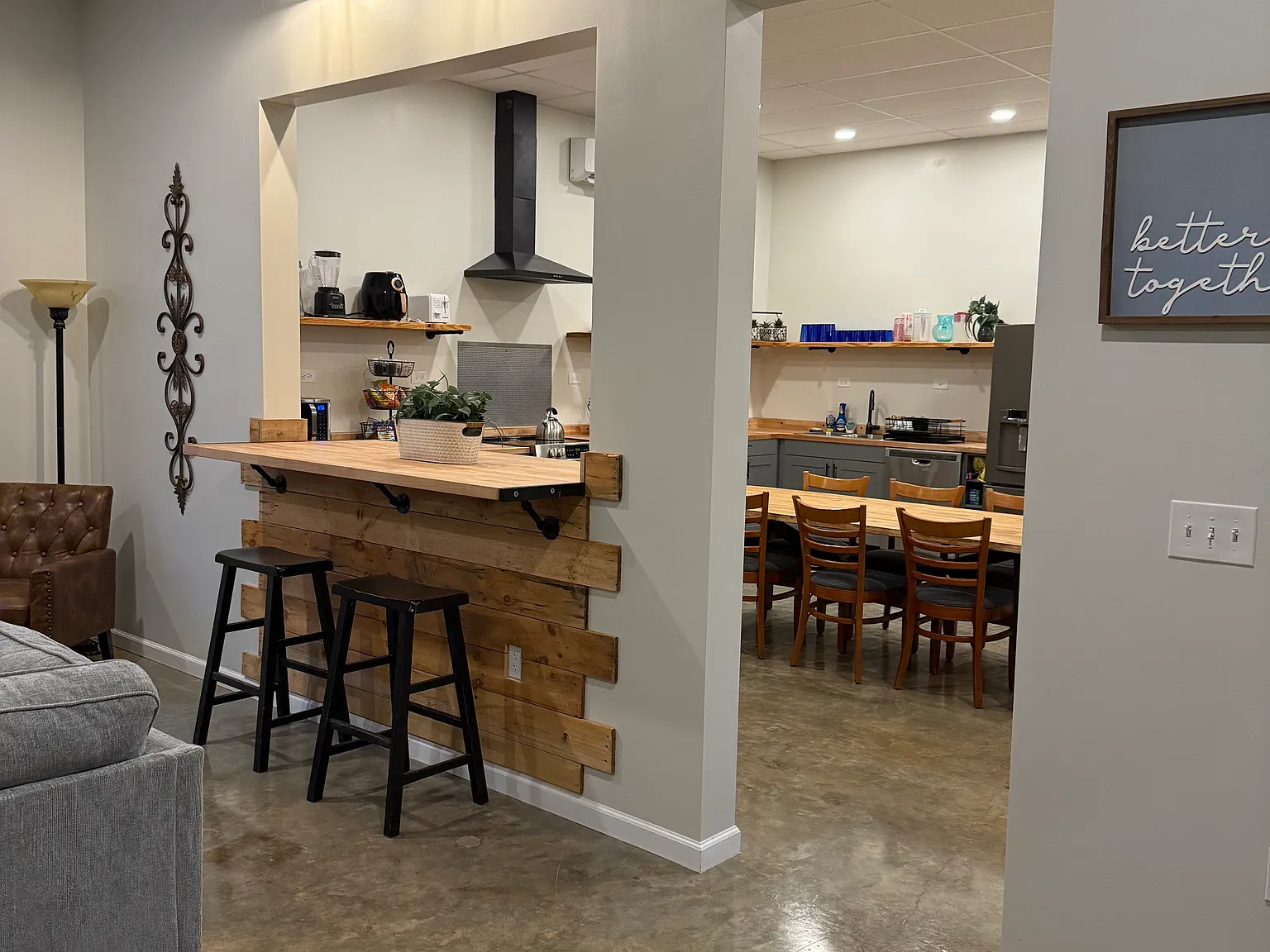 5 bed, 2500 sqft, $5,000 — Photo 3