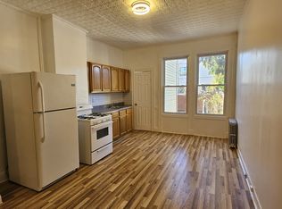 1863 Gates Ave #1R, Ridgewood, NY 11385