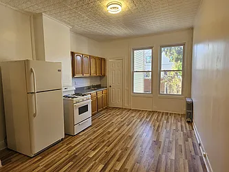 1863 Gates Avenue, #1R