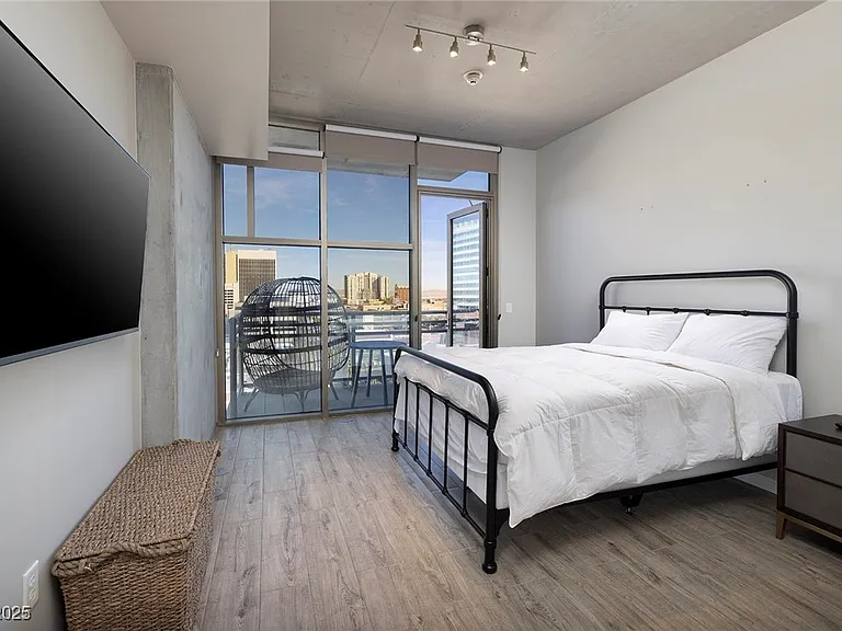 353 E Bonneville Ave #1006 — Photo 22