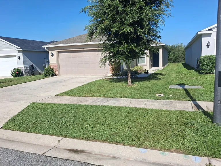 1132 Papaya Cir — Photo 1