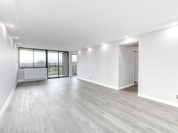 1 Bay Club Drive #8T, Bayside, NY 11360