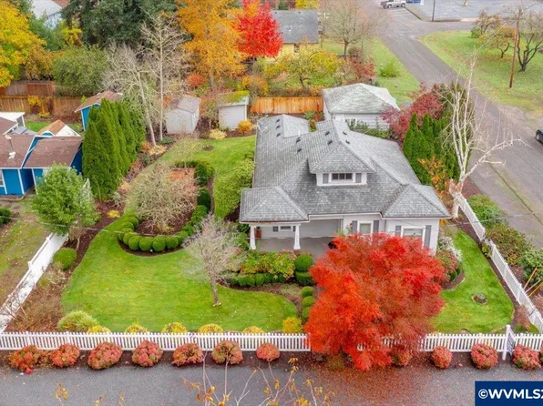 1012 N 4th Ave, Stayton, OR 97383